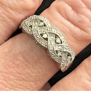 Women’s 1/8 carat T.W. Sterling silver and diamond bridal ring